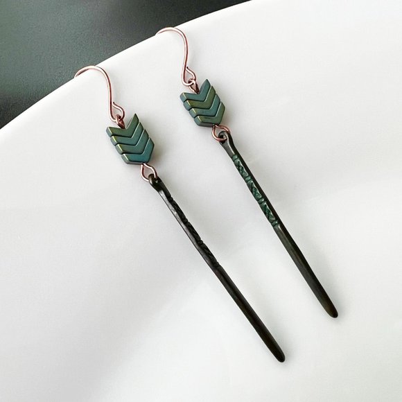 NEW "Lagertha" Stone Earrings (green/blue) - Picture 3 of 6